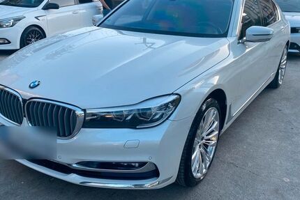BMW 750 229.000 km 26.000 &euro; Essenbach 84051