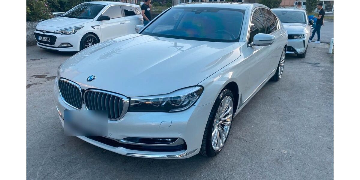 BMW 750 229.000 km 26.000 &euro; Essenbach 84051