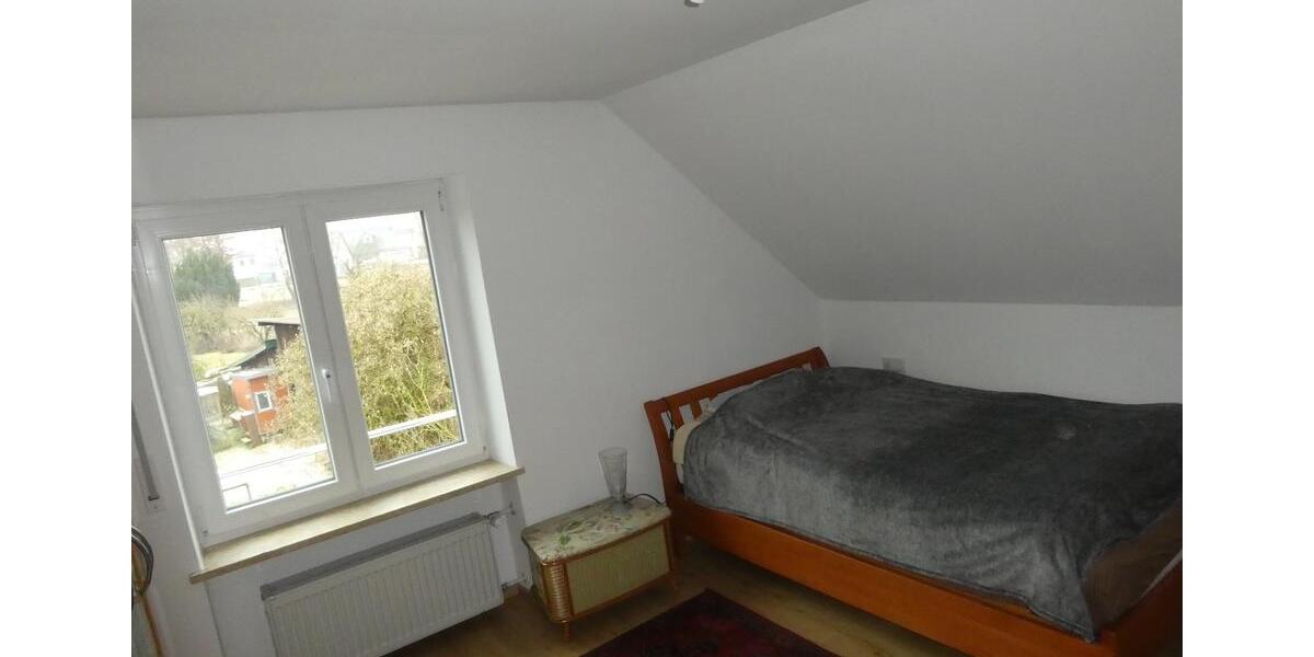 Dachgeschoßwohnung Bruckberg - 3 Zimmer, 72 m&sup2;, 700&euro; | Angebot:27577477