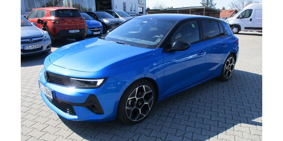 Opel Astra 15.800 km 21.790 &euro; Moosburg 85368