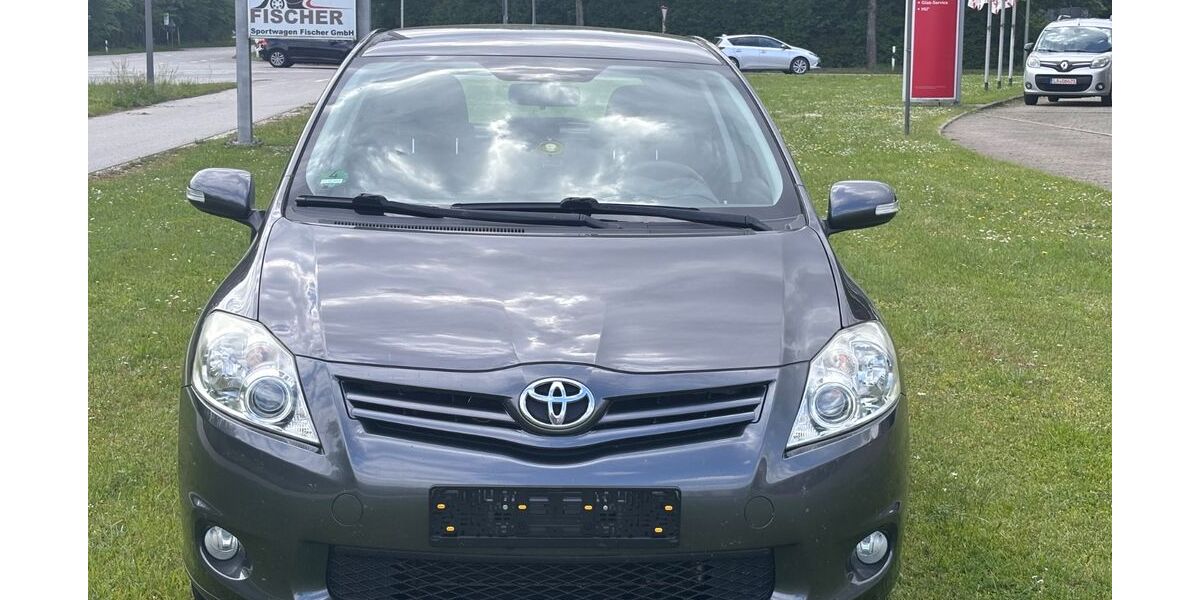 Toyota Auris 112.000 km 8.200 &euro; Landshut 84036