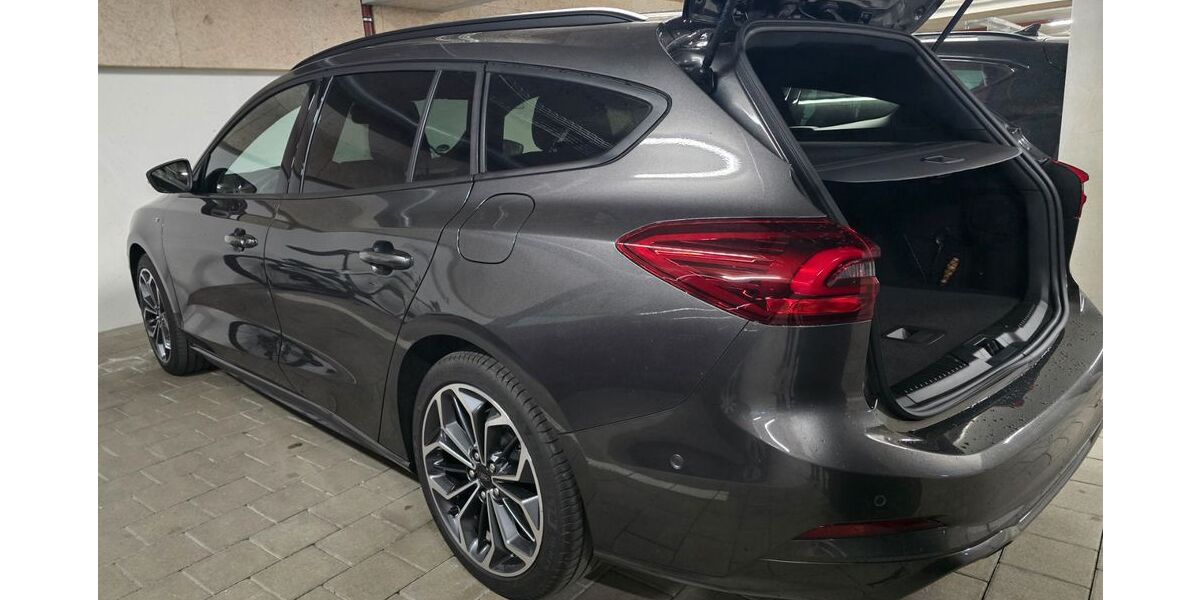 Ford Focus 58.665 km 22.390 &euro; Landshut 84036