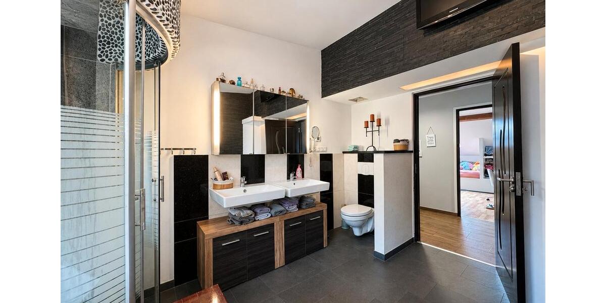 Mehrfamilienhaus, Wohnhaus Weng Hinzlbach - 11 Zimmer, 230 m&sup2;, 548.000&euro; | Angebot:26959521