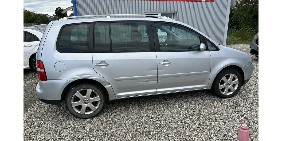 VW Touran 2.0 TDI Highline 7-Sitzer Tempomat AHK 220.000 km 2.000 &euro; Altdorf 84032