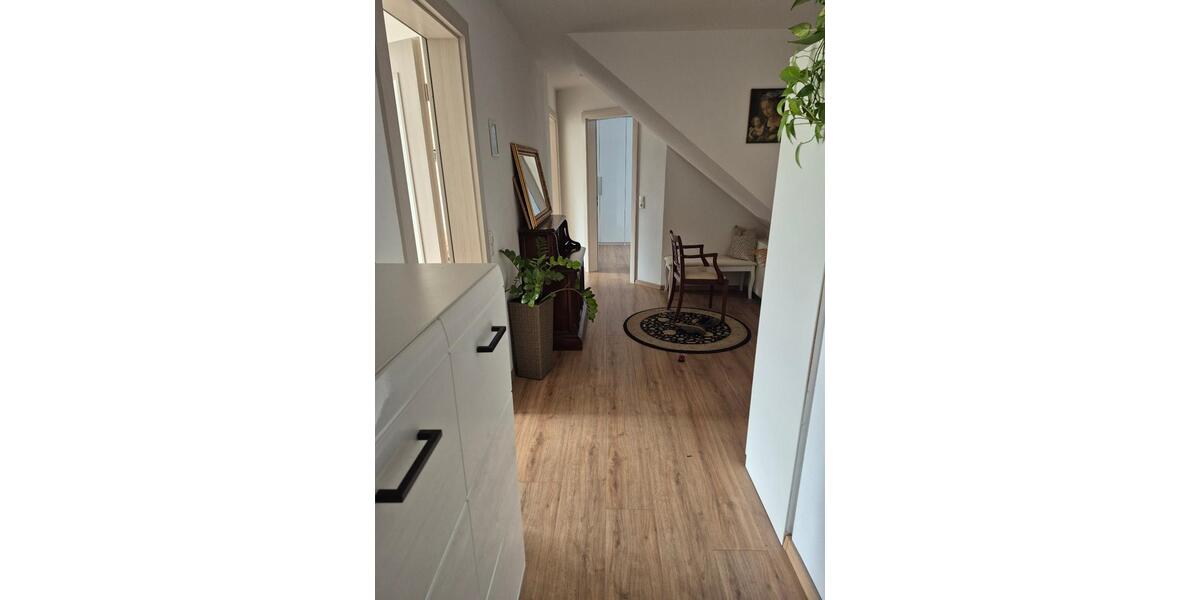 Etagenwohnung Mengkofen - 4.5 Zimmer, 93 m&sup2;, 650&euro; | Angebot:25839226