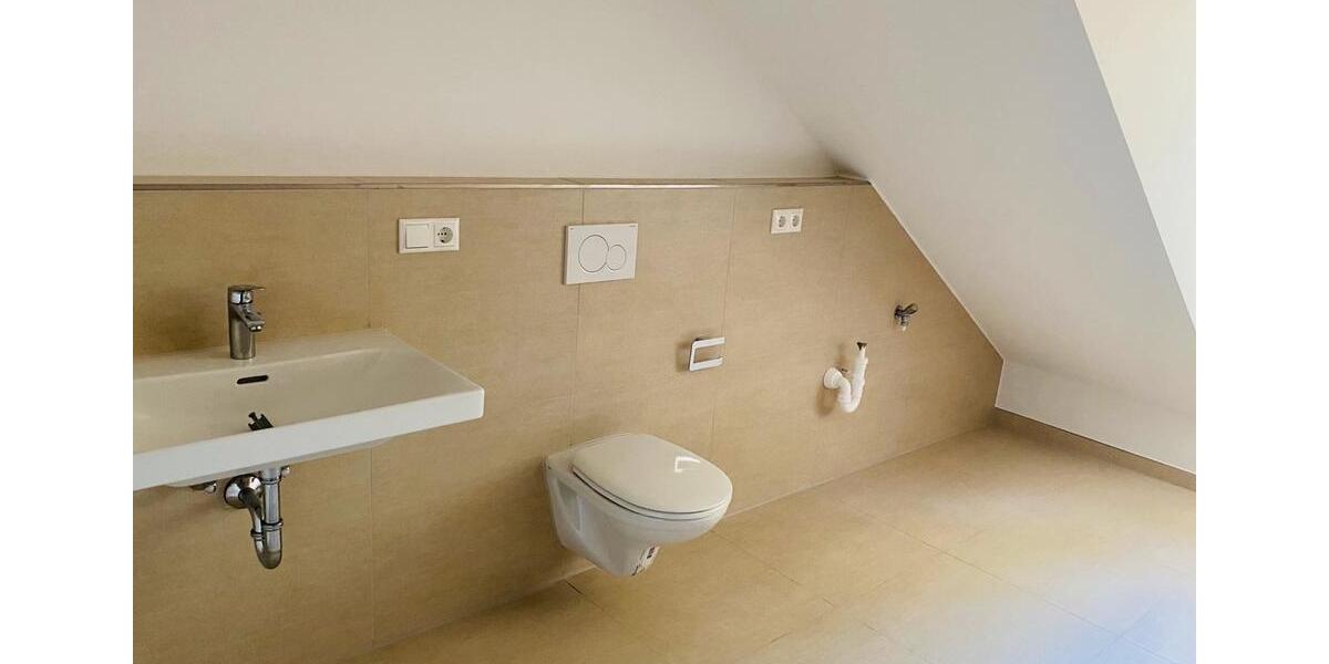 Dachgeschoßwohnung Rottenburg an der Laaber - 3.5 Zimmer, 110 m&sup2;, 1.190&euro; | Angebot:25934630