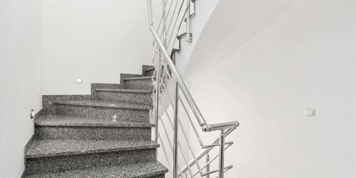 Neuwertige DHH in ruhiger Anliegerstraße | Kaminofen, Fußbodenheizung & Hobbyraum - Doppelhaushälfte Taufkirchen (Vils) | Angebot:22166188