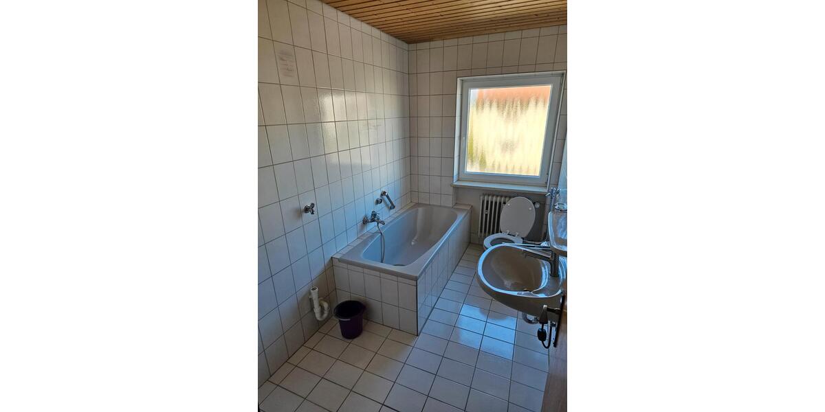 Etagenwohnung Ergolding - 3 Zimmer, 78 m&sup2;, 850&euro; | Angebot:26579836
