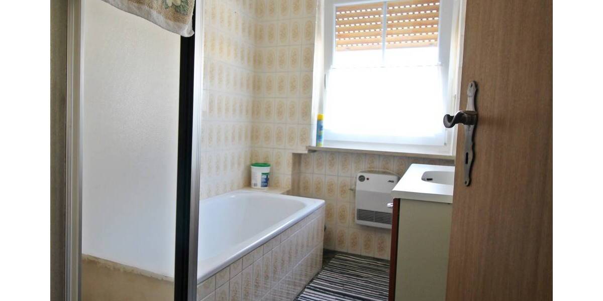 Einfamilienhaus Egglkofen - 5 Zimmer, 143 m&sup2;, 330.000&euro; | Angebot:25689421