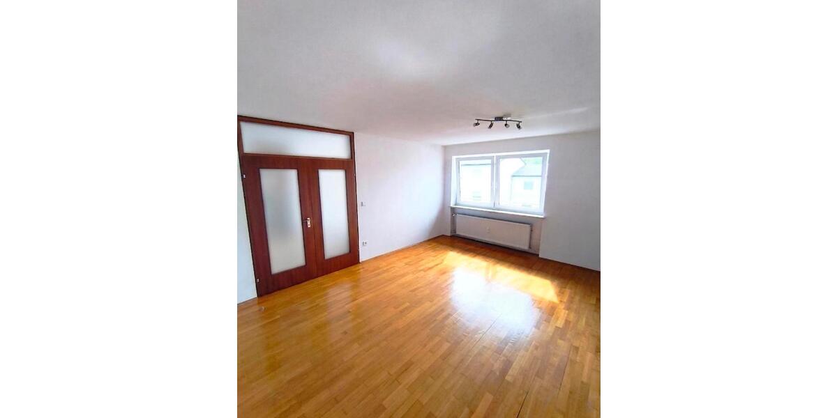 Etagenwohnung Kumhausen - 3 Zimmer, 76 m&sup2;, 1.020&euro; | Angebot:26502779