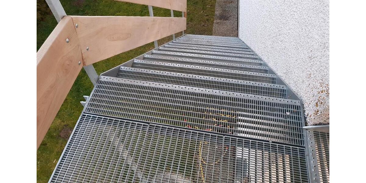 Dachgeschoßwohnung Vilsbiburg - 3 Zimmer, 81 m&sup2;, 700&euro; | Angebot:27623687