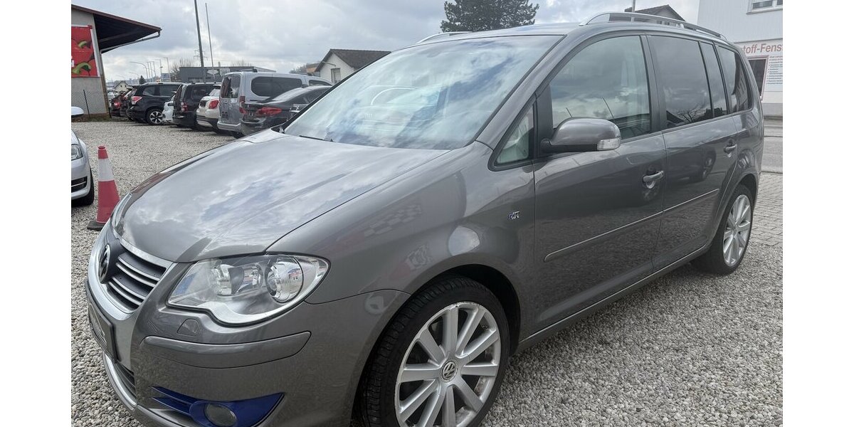 VW Touran 2.0 TDI DSG R-Line Edition Xenon Navi 223.500 km 7.500 &euro; Altdorf 84032