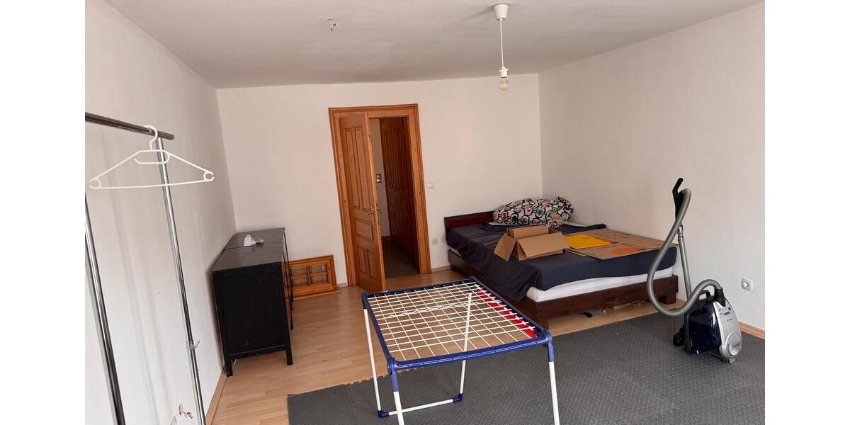 Etagenwohnung Dingolfing - 4 Zimmer, 130 m&sup2;, 1.600&euro; | Angebot:25323923