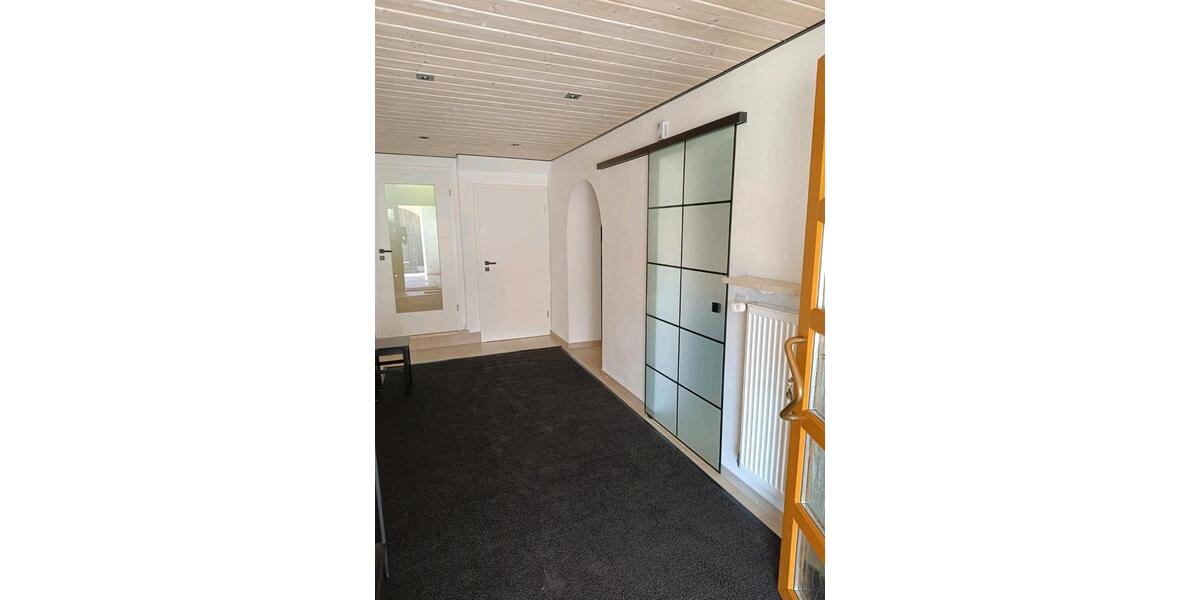 Erdgeschoßwohnung Ergoldsbach Langenhettenbach - 2 Zimmer, 111 m&sup2;, 25&euro; | Angebot:24867777