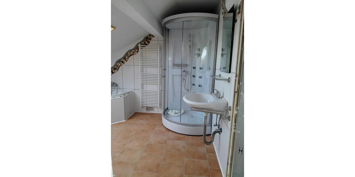 Dachgeschoßwohnung Frontenhausen - 3 Zimmer, 70 m&sup2;, 660&euro; | Angebot:27588915