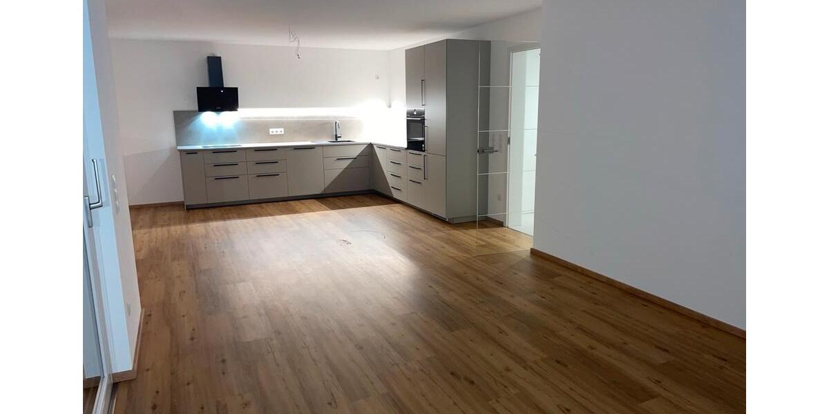 Etagenwohnung Kumhausen - 4 Zimmer, 104 m&sup2;, 1.300&euro; | Angebot:26604798