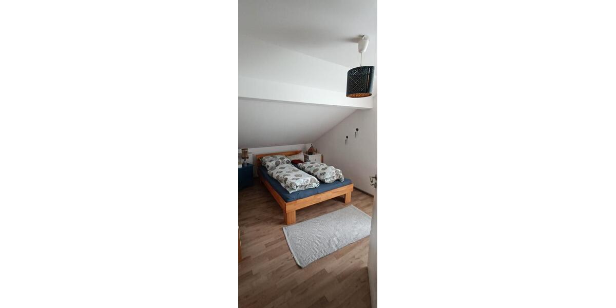 Dachgeschoßwohnung Frontenhausen - 3 Zimmer, 70 m&sup2;, 660&euro; | Angebot:27588915