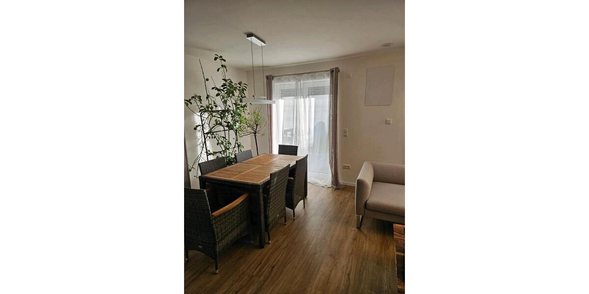 Erdgeschoßwohnung Dingolfing - 3 Zimmer, 85 m&sup2;, 1.015&euro; | Angebot:27621822