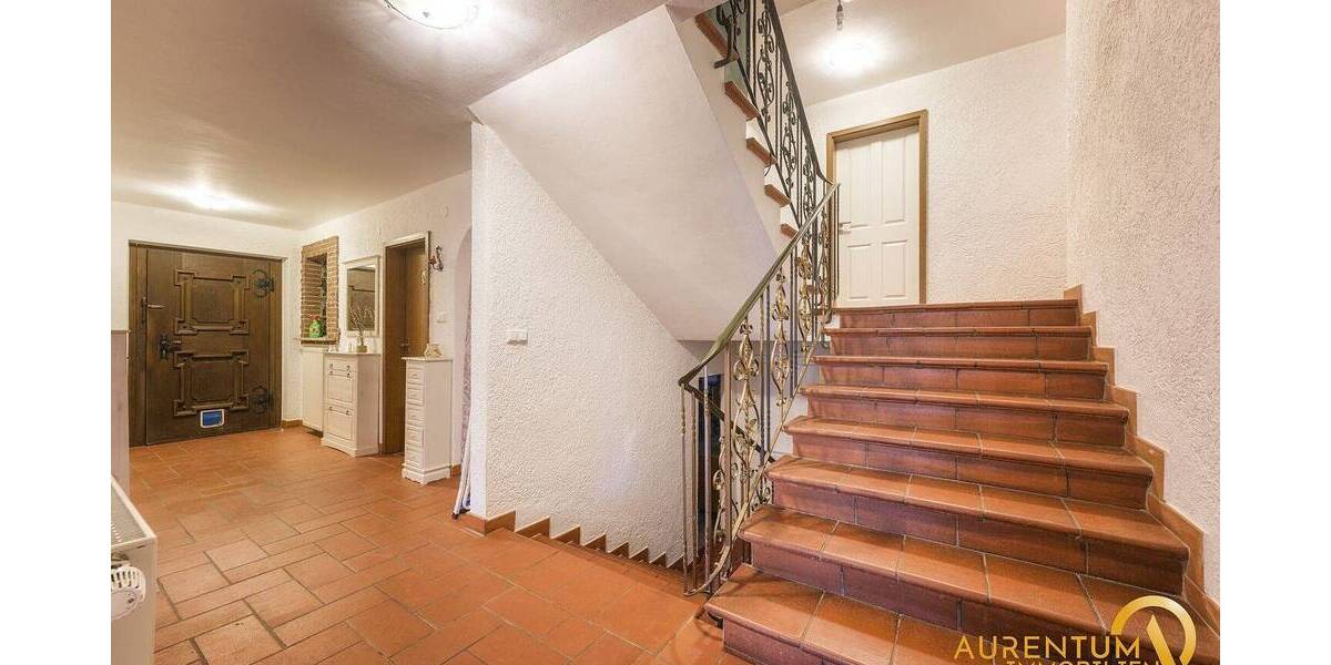 Einfamilienhaus Bruckberg - 8 Zimmer, 250 m&sup2;, 850.000&euro; | Angebot:25800218
