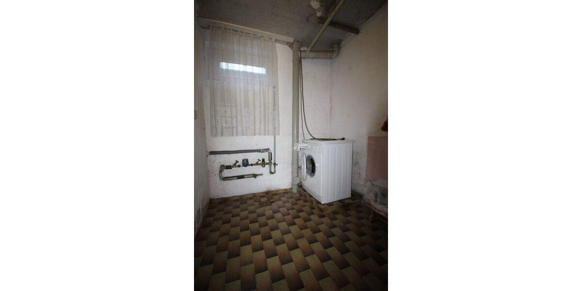 Einfamilienhaus Egglkofen - 5 Zimmer, 143 m&sup2;, 330.000&euro; | Angebot:25689421