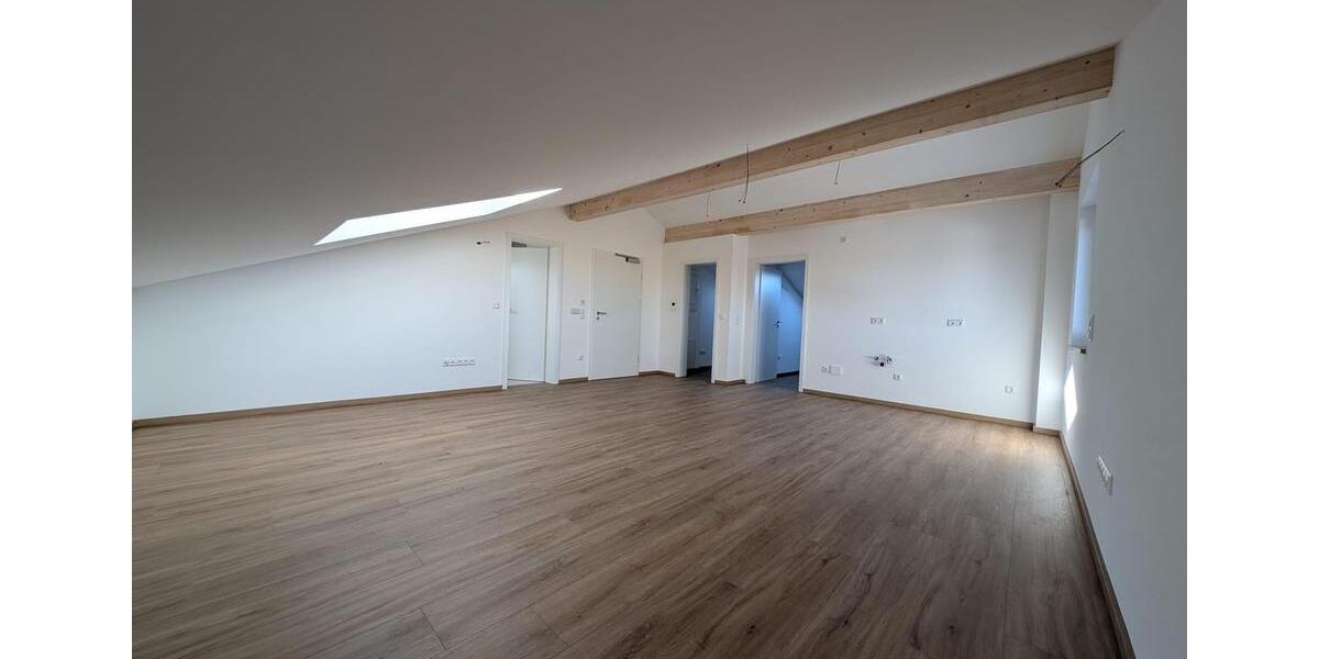 Dachgeschoßwohnung Essenbach - 2 Zimmer, 42 m&sup2;, 635&euro; | Angebot:26047082