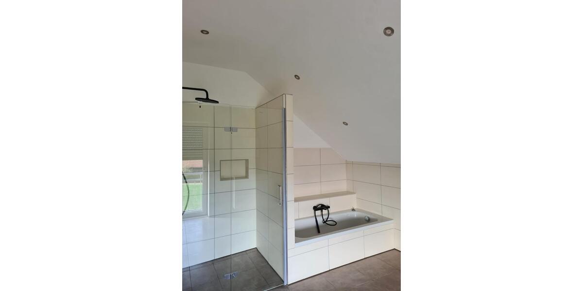 Dachgeschoßwohnung Mengkofen - 3 Zimmer, 80 m&sup2;, 770&euro; | Angebot:26614975