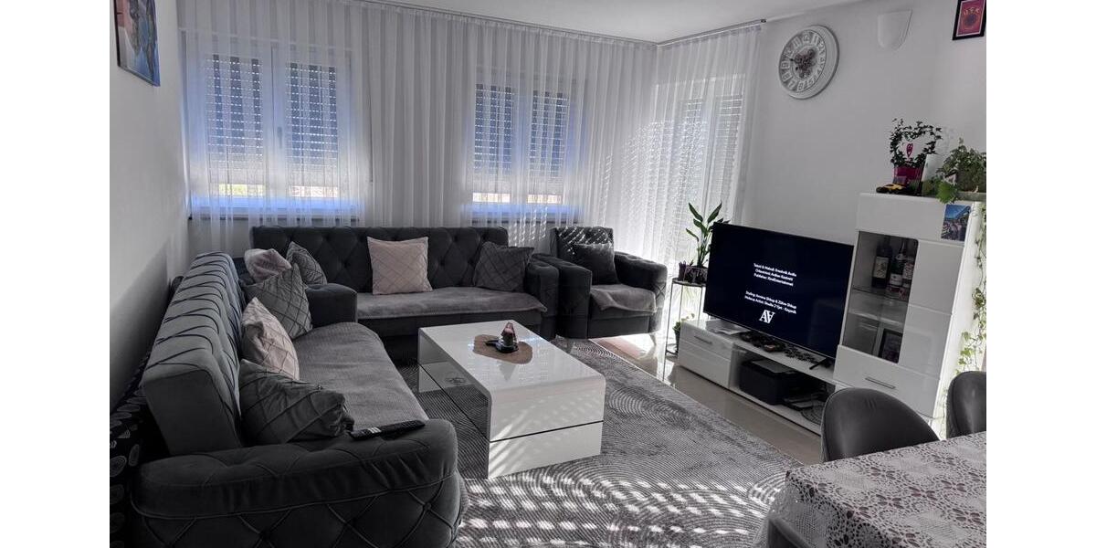 Etagenwohnung Dorfen - 3 Zimmer, 63 m&sup2;, 1.070&euro; | Angebot:25394492
