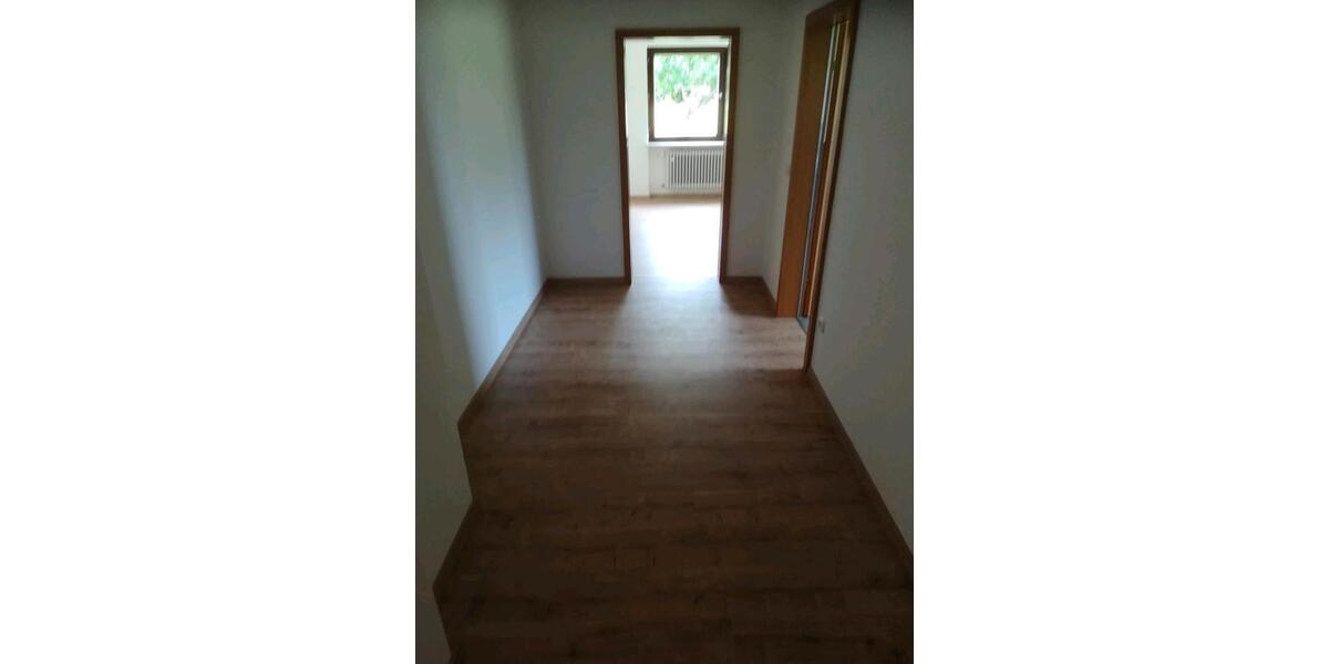 Erdgeschoßwohnung Niederviehbach - 1 Zimmer, 83 m&sup2;, 650&euro; | Angebot:25977313