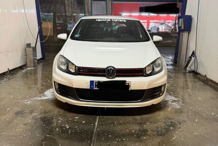 VW Golf 143.000 km 9.800 &euro; Kirchberg 84434