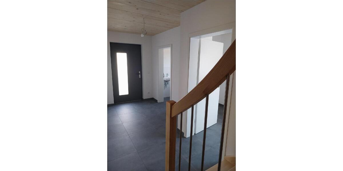 Doppelhaushälfte Geisenhausen - 6 Zimmer, 126 m&sup2;, 1.760&euro; | Angebot:25756178