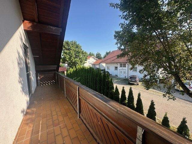 Einfamilienhaus Mengkofen - 7 Zimmer, 162 m&sup2;, 495.000&euro; | Angebot:25685623