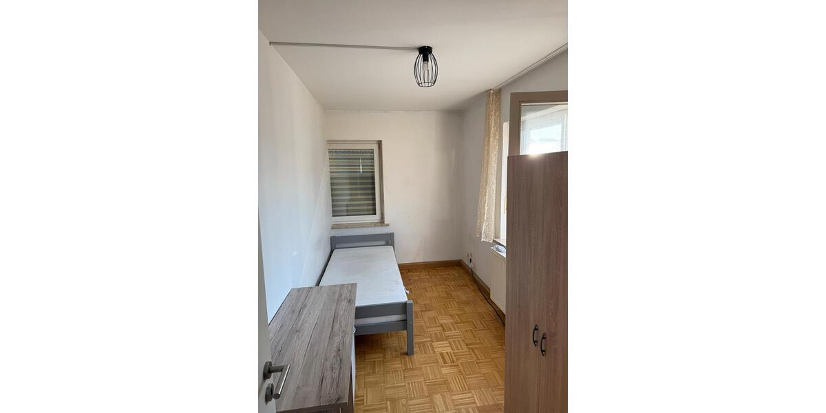 Etagenwohnung Dingolfing - 4 Zimmer, 100 m&sup2;, 370&euro; | Angebot:26628909