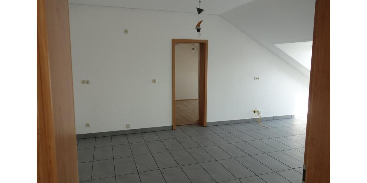 Dachgeschoßwohnung Bruckberg - 4 Zimmer, 149 m&sup2;, 420.000&euro; | Angebot:26984630