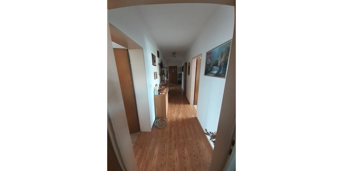 Etagenwohnung Ergolding - 4 Zimmer, 106 m&sup2;, 950&euro; | Angebot:26007890