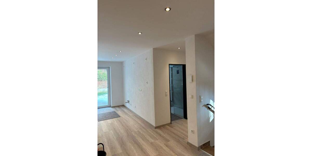 Doppelhaushälfte Landshut Achdorf - 5 Zimmer, 165 m&sup2;, 1.950&euro; | Angebot:25778846