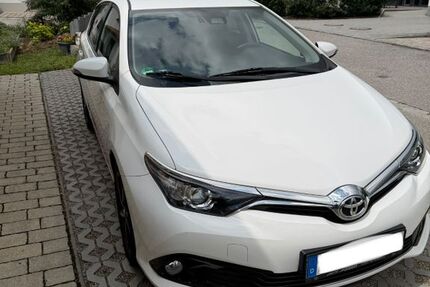Toyota Auris 98.500 km 11.000 &euro; Inning am Holz 84416