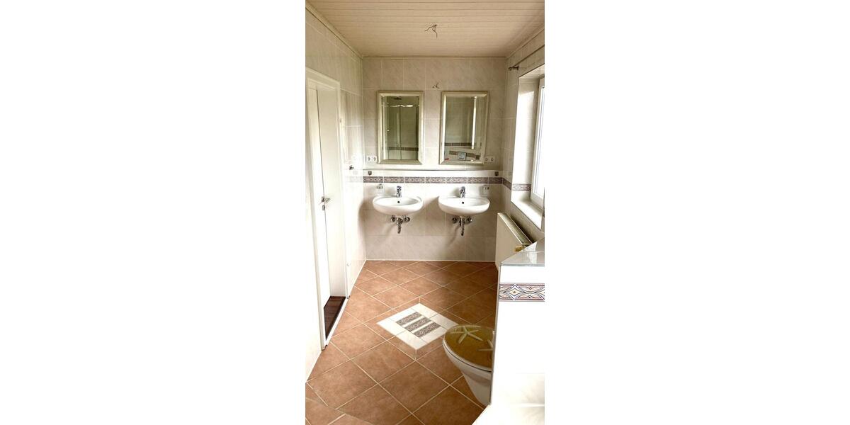 Reihenhaus Dingolfing - 3 Zimmer, 100 m&sup2;, 1.300&euro; | Angebot:26623750