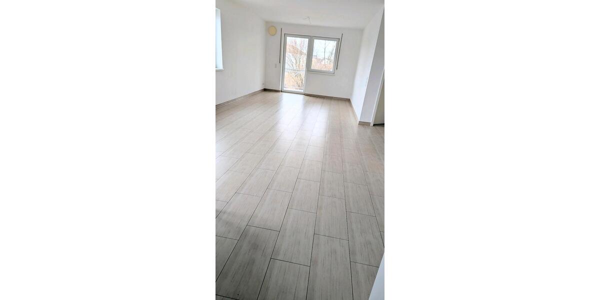 Etagenwohnung Rottenburg an der Laaber - 4 Zimmer, 99 m&sup2;, 1.120&euro; | Angebot:25830939