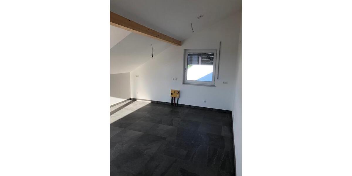 Dachgeschoßwohnung Taufkirchen (Vils) - 4 Zimmer, 140 m&sup2;, 1.540&euro; | Angebot:27609513