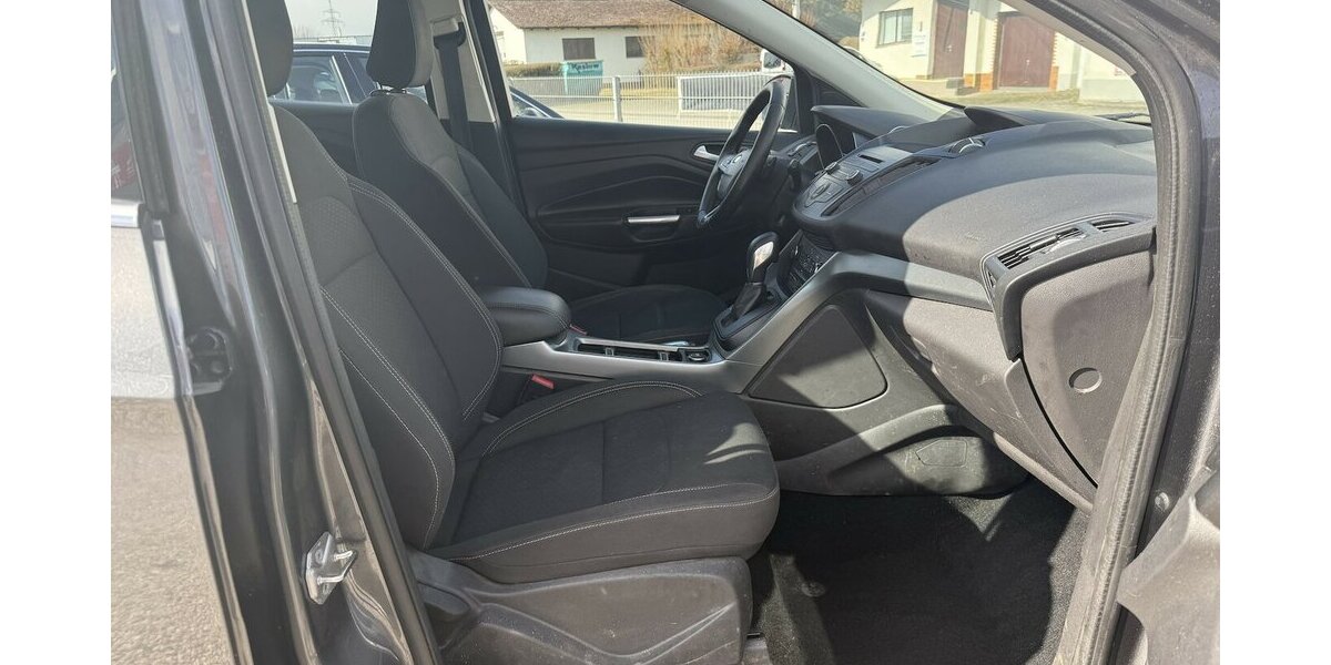 Ford Kuga 2.0 TDCI 4x4 Automatik Sitzheizung Keyless 254.000 km 6.990 &euro; Altdorf 84032