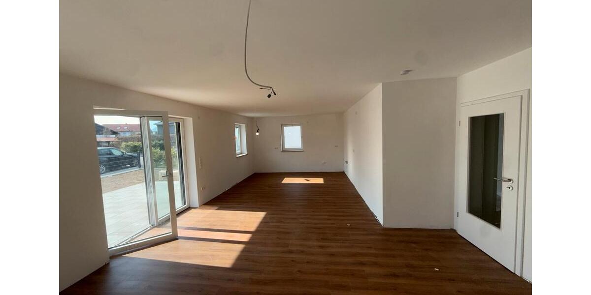 Erdgeschoßwohnung Tiefenbach - 5 Zimmer, 125 m&sup2;, 1.400&euro; | Angebot:25875091