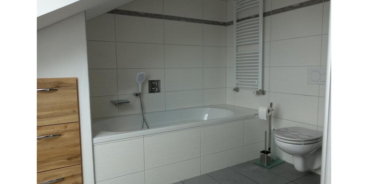 Dachgeschoßwohnung Bruckberg - 4 Zimmer, 149 m&sup2;, 420.000&euro; | Angebot:26984630