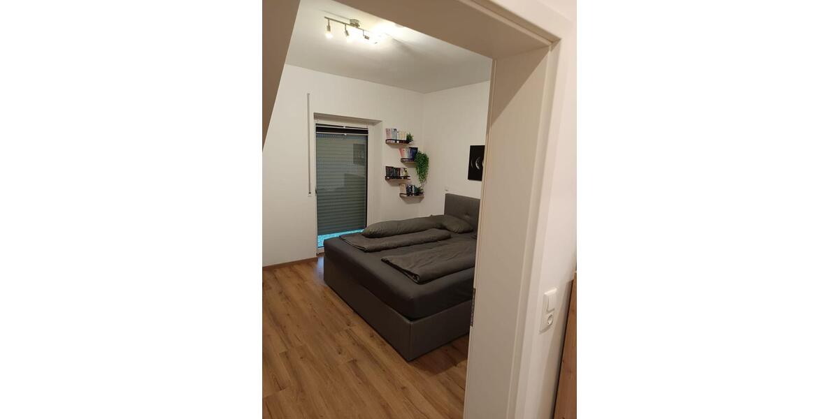 Dachgeschoßwohnung Mengkofen - 3 Zimmer, 80 m&sup2;, 770&euro; | Angebot:26614975