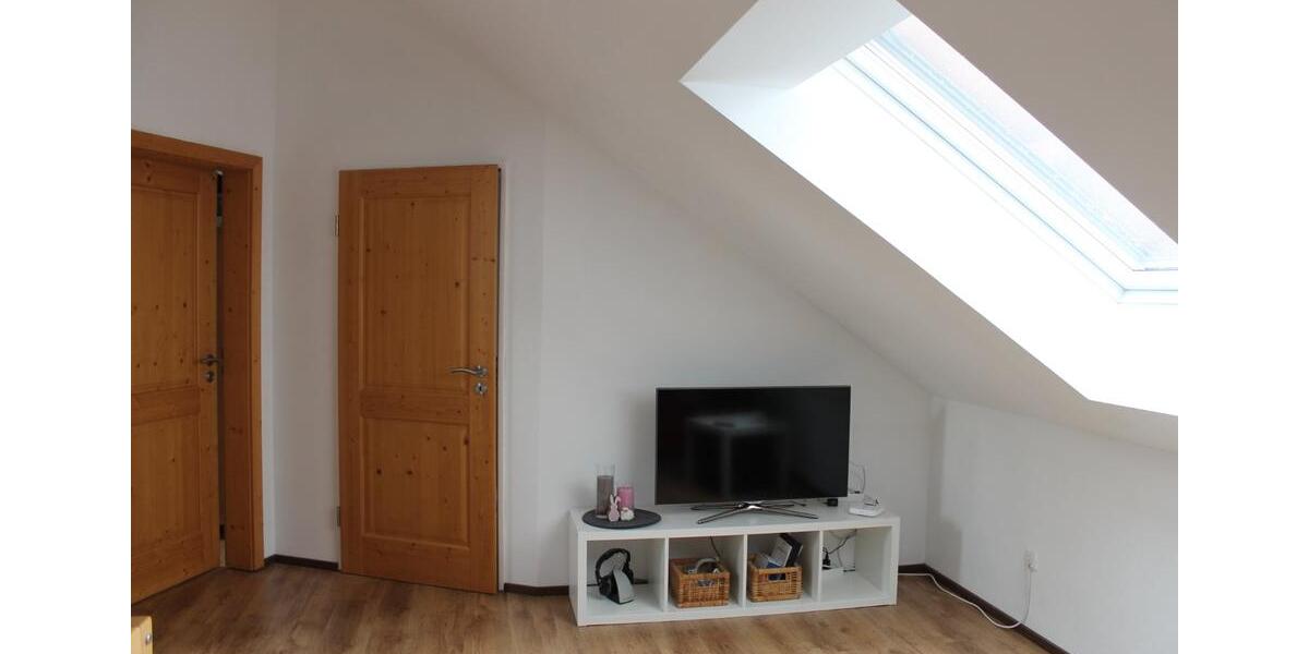 Etagenwohnung Adlkofen - 4 Zimmer, 65 m&sup2;, 330&euro; | Angebot:25641071