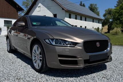 Jaguar XE 233.228 km 10.299 &euro; Baierbach /Landshut 84171