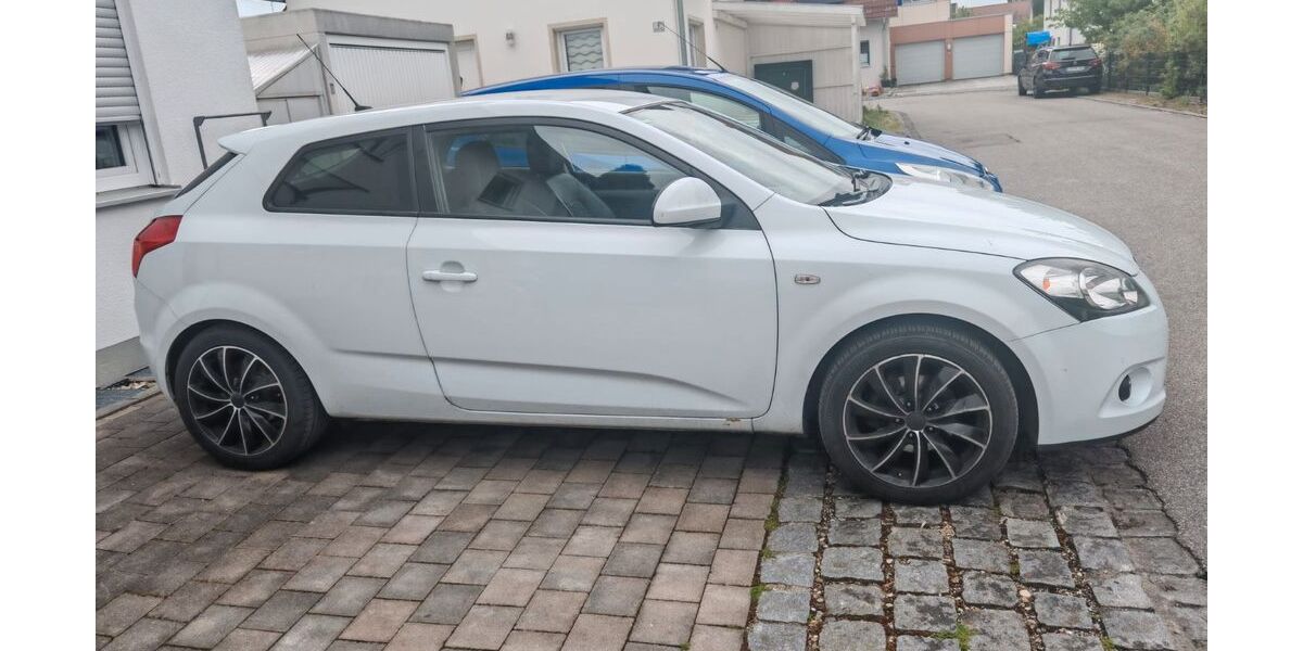 Kia pro ceed / ProCeed 183.000 km 1.950 &euro; Langenpreising 85465