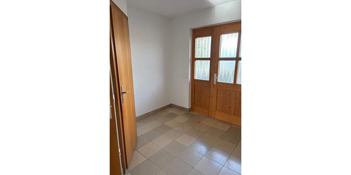 Einfamilienhaus Tiefenbach - 5 Zimmer, 160 m&sup2;, 1.600&euro; | Angebot:25815953