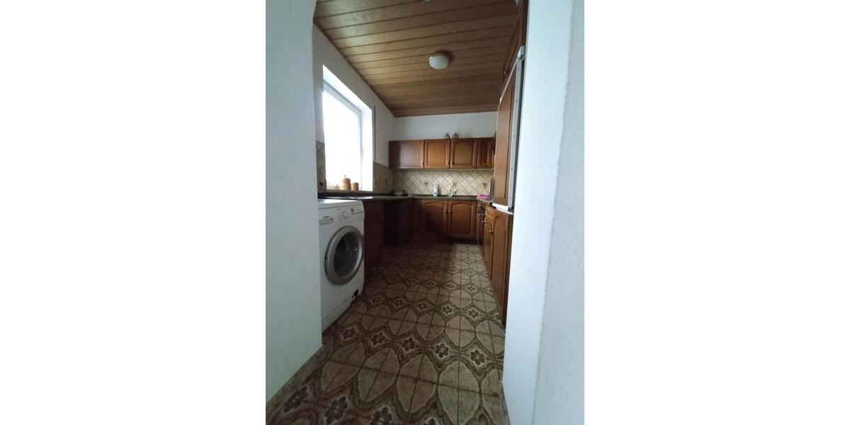 Etagenwohnung Mengkofen - 3 Zimmer, 120 m&sup2;, 28&euro; | Angebot:23902377