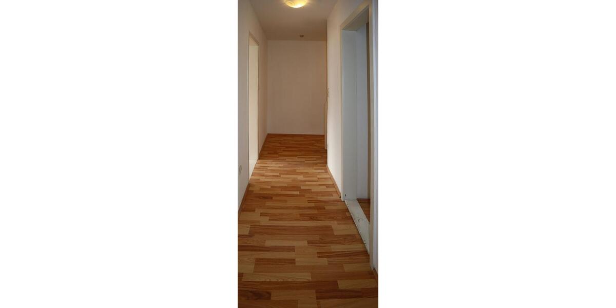 Einfamilienhaus Velden - 7 Zimmer, 140 m&sup2;, 1.300&euro; | Angebot:23660225