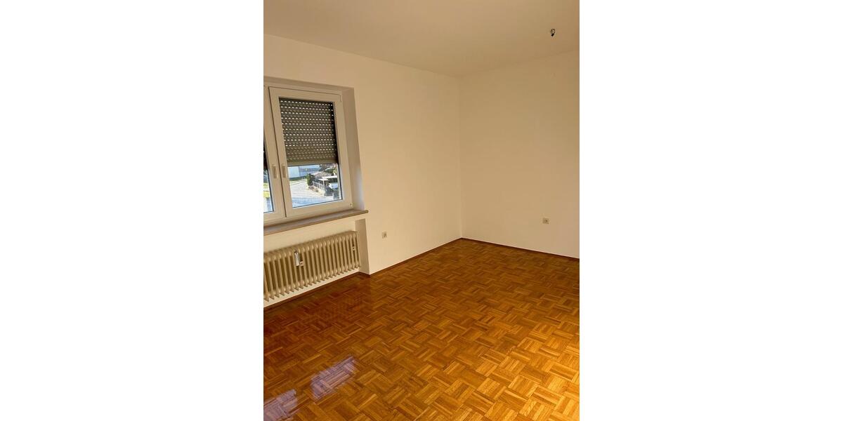 Etagenwohnung Mallersdorf-Pfaffenberg Pfaffenberg - 4 Zimmer, 80 m&sup2;, 700&euro; | Angebot:25968180